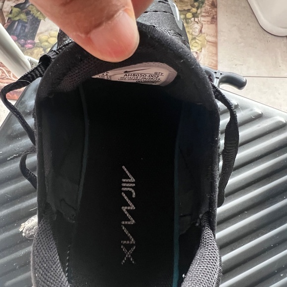 (USED) Nike Air Max 270 Sneaker - Men's - Picture 9 of 16